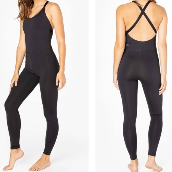 Beyond Yoga Play The Angles Jumpsuit Black drip dot pattern Size Small - Picture 1 of 7